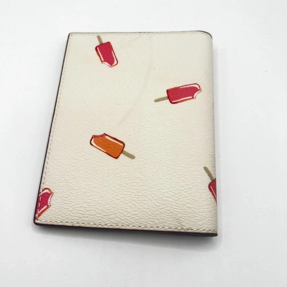 COACH POPSICLE ID/CARD PASSPORT WALLET CHALK LEATHER